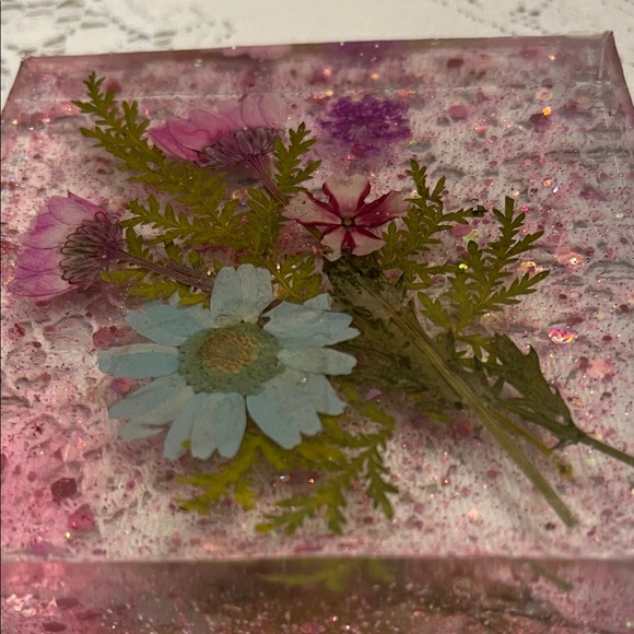 Handmade Floral Resin Coasters Set for Valentine’s Day UNIQUE - Picture 2 of 6
